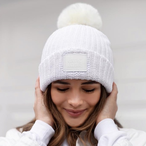 Love Your Melon Accessories - LOVE YOUR MELON • white pom beanie